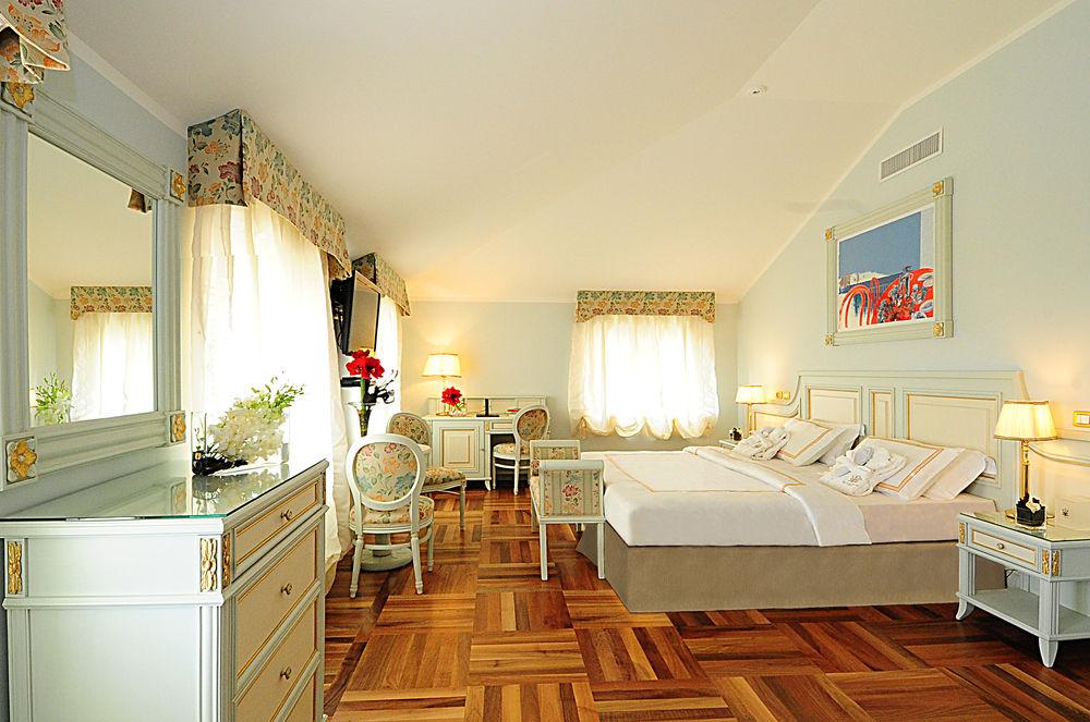 Hotel De Paris Sanremo Bagian luar foto