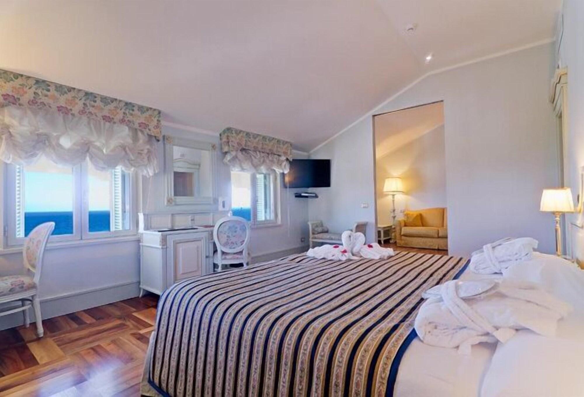 Hotel De Paris Sanremo Bagian luar foto