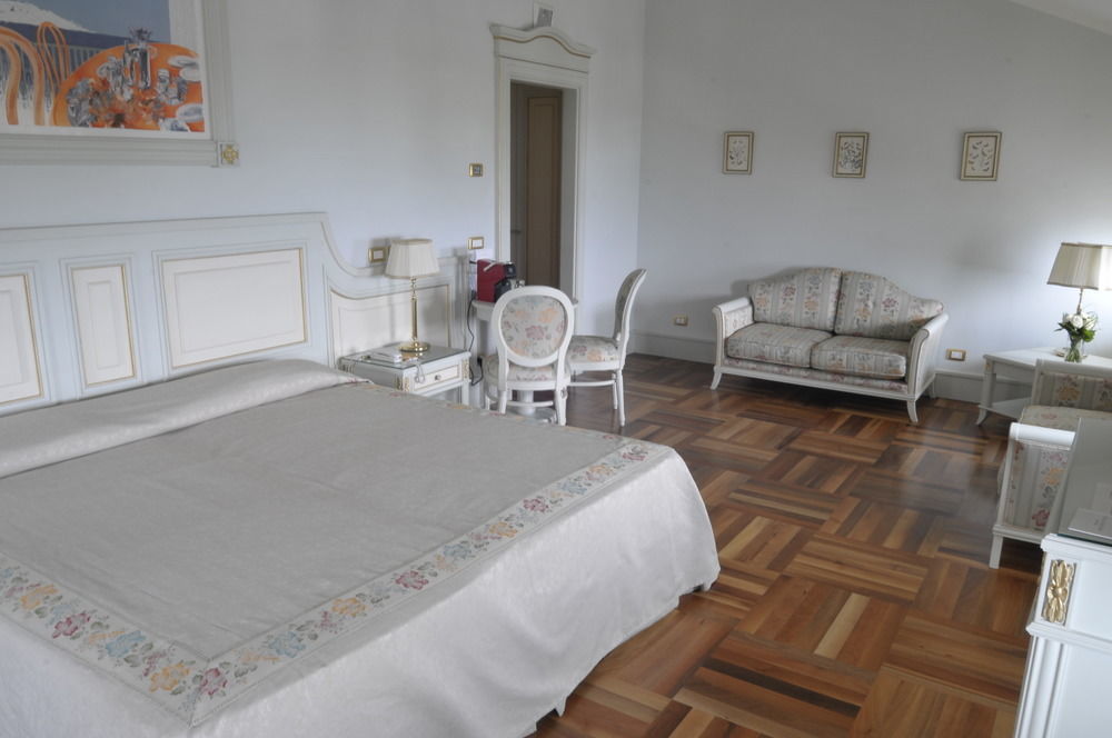 Hotel De Paris Sanremo Bagian luar foto